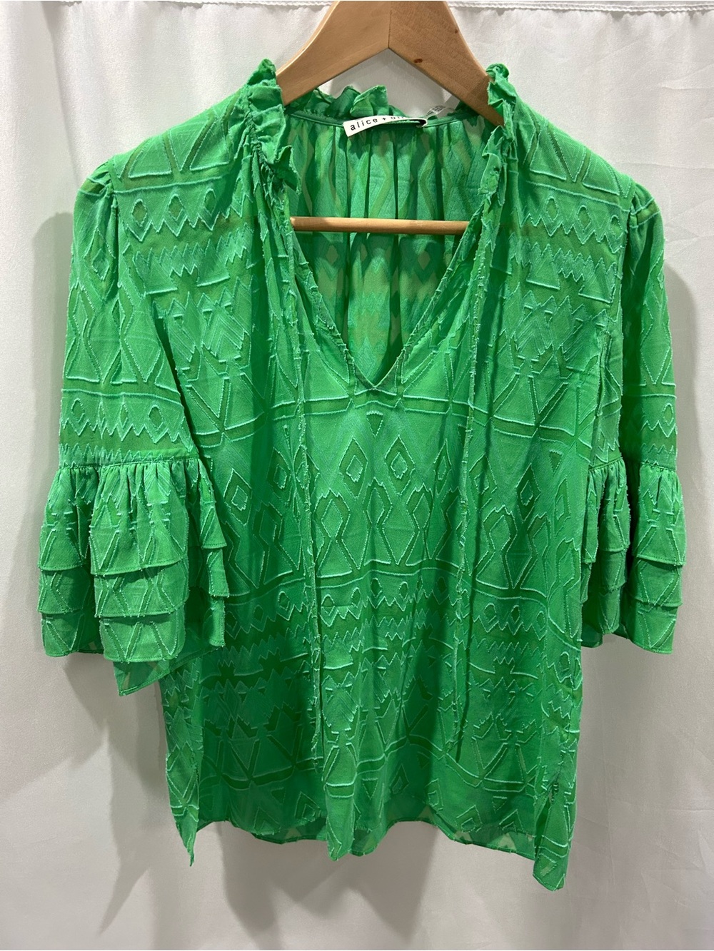 Alice + Olivia Green Textured V-Neck Ruffle Sleeve Blouse